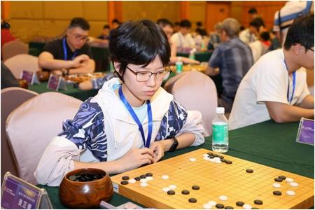 【清源圍棋學(xué)霸之麥芷青】 棋海揚(yáng)帆，學(xué)海遨游：“麥子”的智慧雙翼
